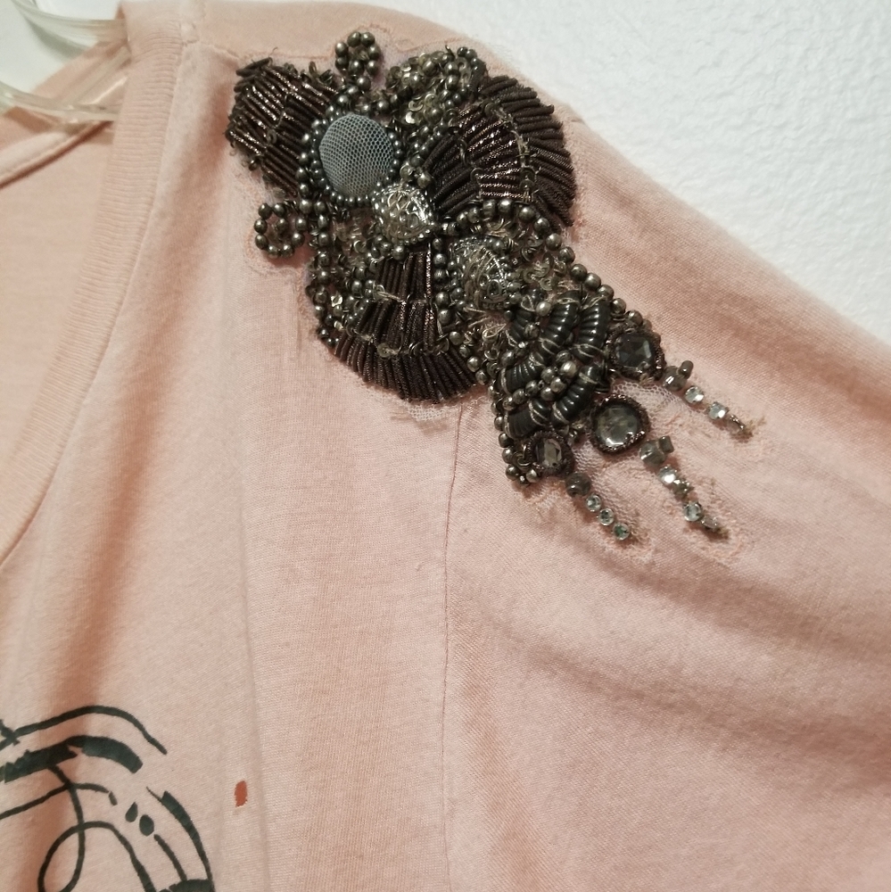 New Guess Pink Beaded Rock T-shirt Distressed Graphic Edgy Trashy & Cute Large - Picture 5 of 10